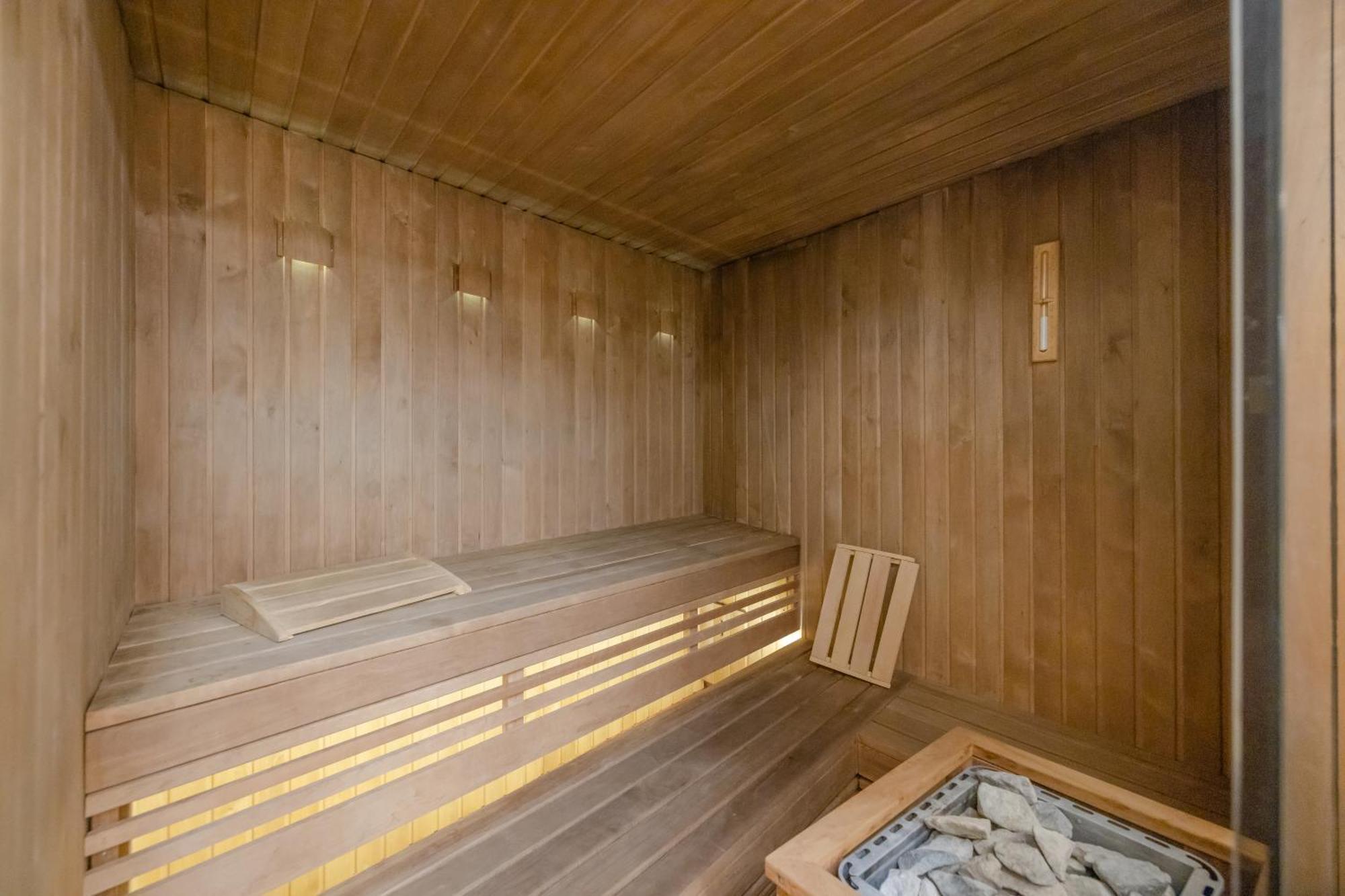 Apartmate- Heart Of Oldtown Apartment- Sauna & Security Гданск Екстериор снимка